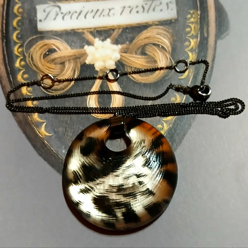 ALEXIS BITTAR Hand Carved Lucite Leopard Pendant Necklace - Picture 5 of 6